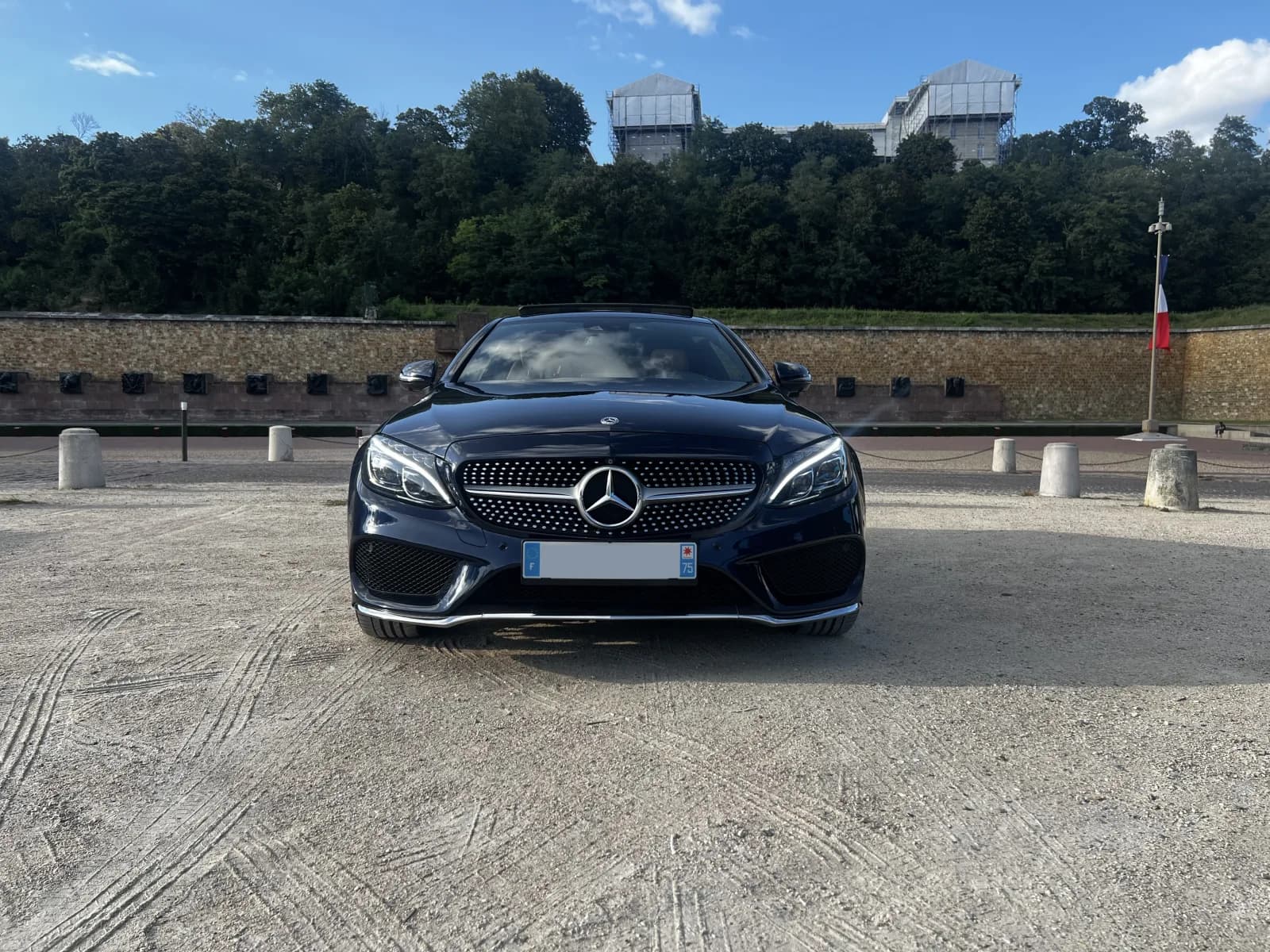 Mercedes-Benz Classe C Coupé bleu nuit cavansite, finition Fascination AMG Line, intérieur cuir cognac — miniature 2